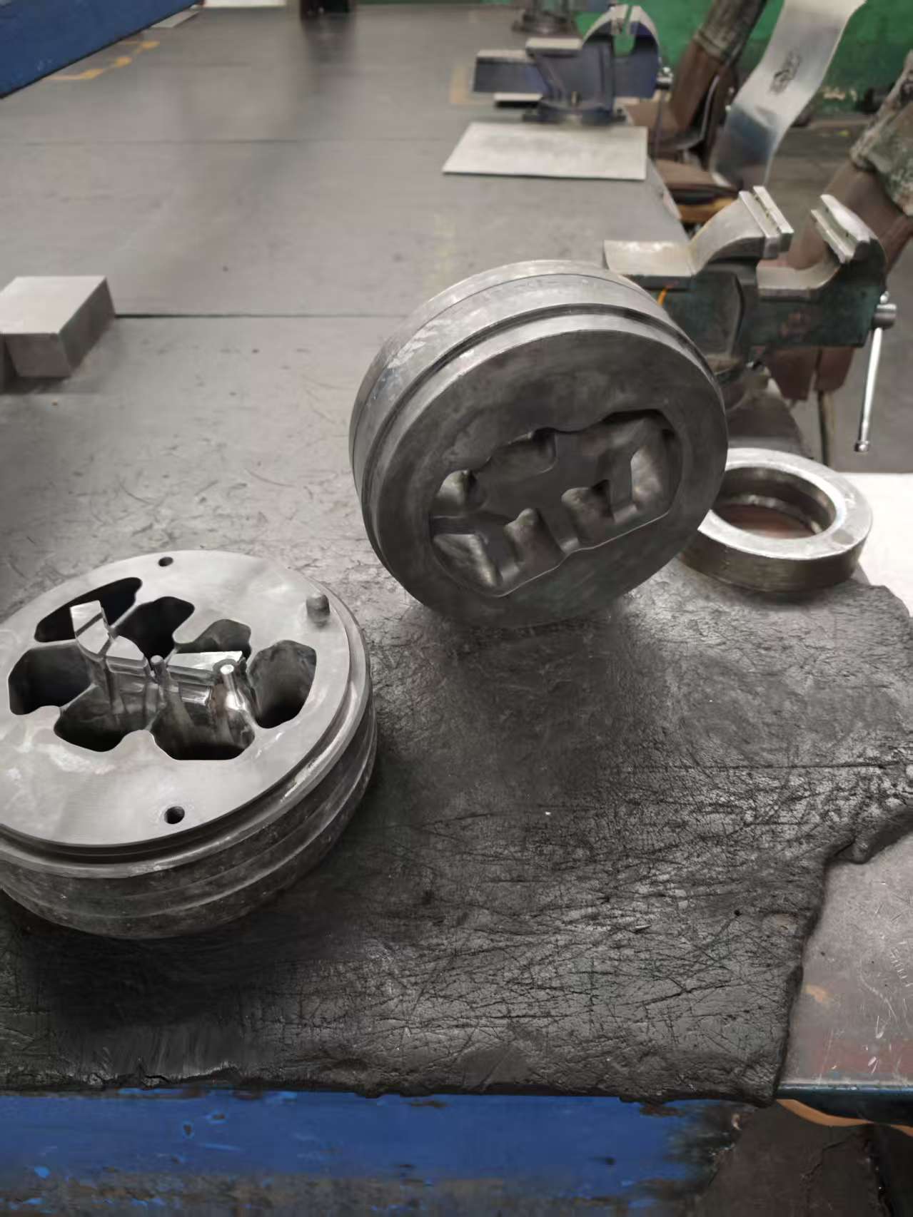 Al&uuml;minyum Profil Ekstr&uuml;zyon Kalıbı